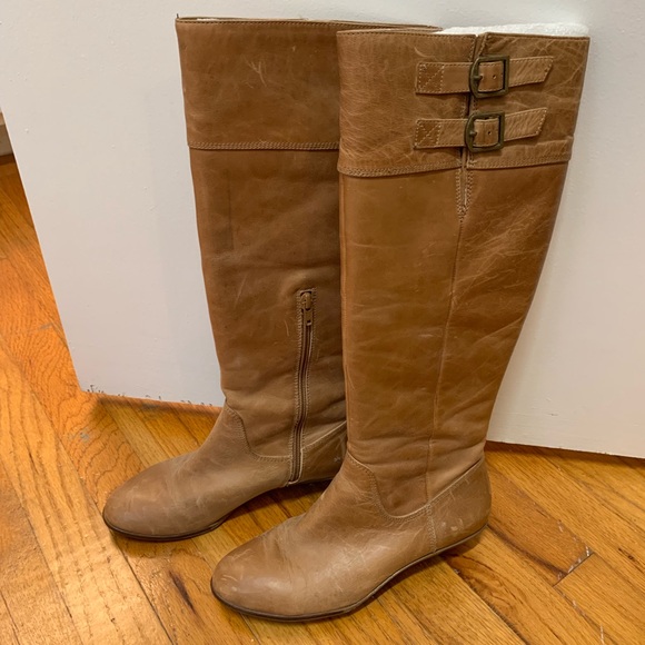 Tall boots - Picture 3 of 5